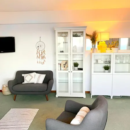 Panoramic South-facing Ocean View Apartment *
