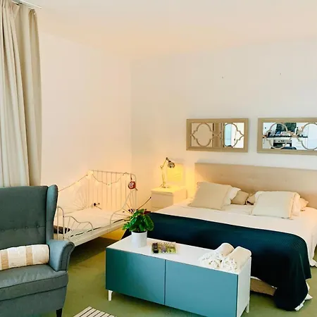 Panoramic South-facing Ocean View Apartment *