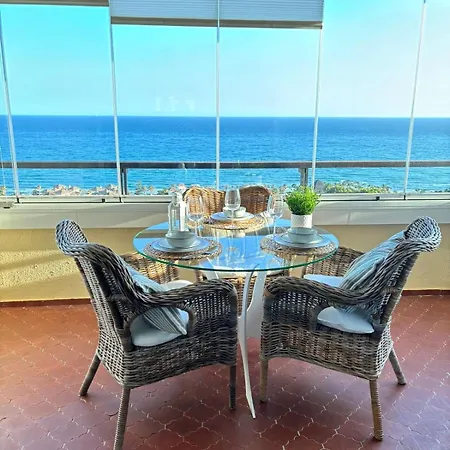 Panoramic South-facing Ocean View Apartment *